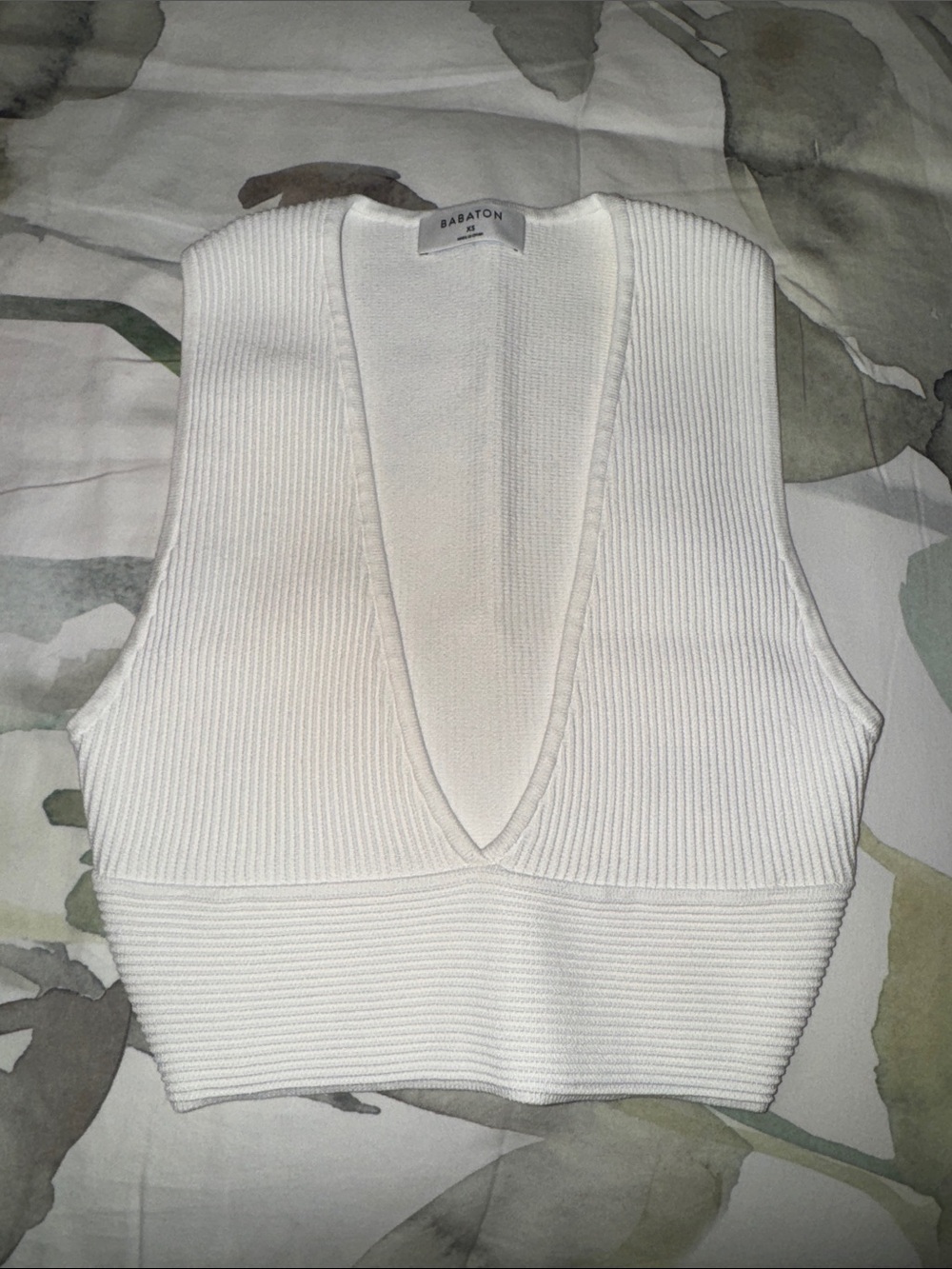Babaton White Ribbed Deep V Crop Top